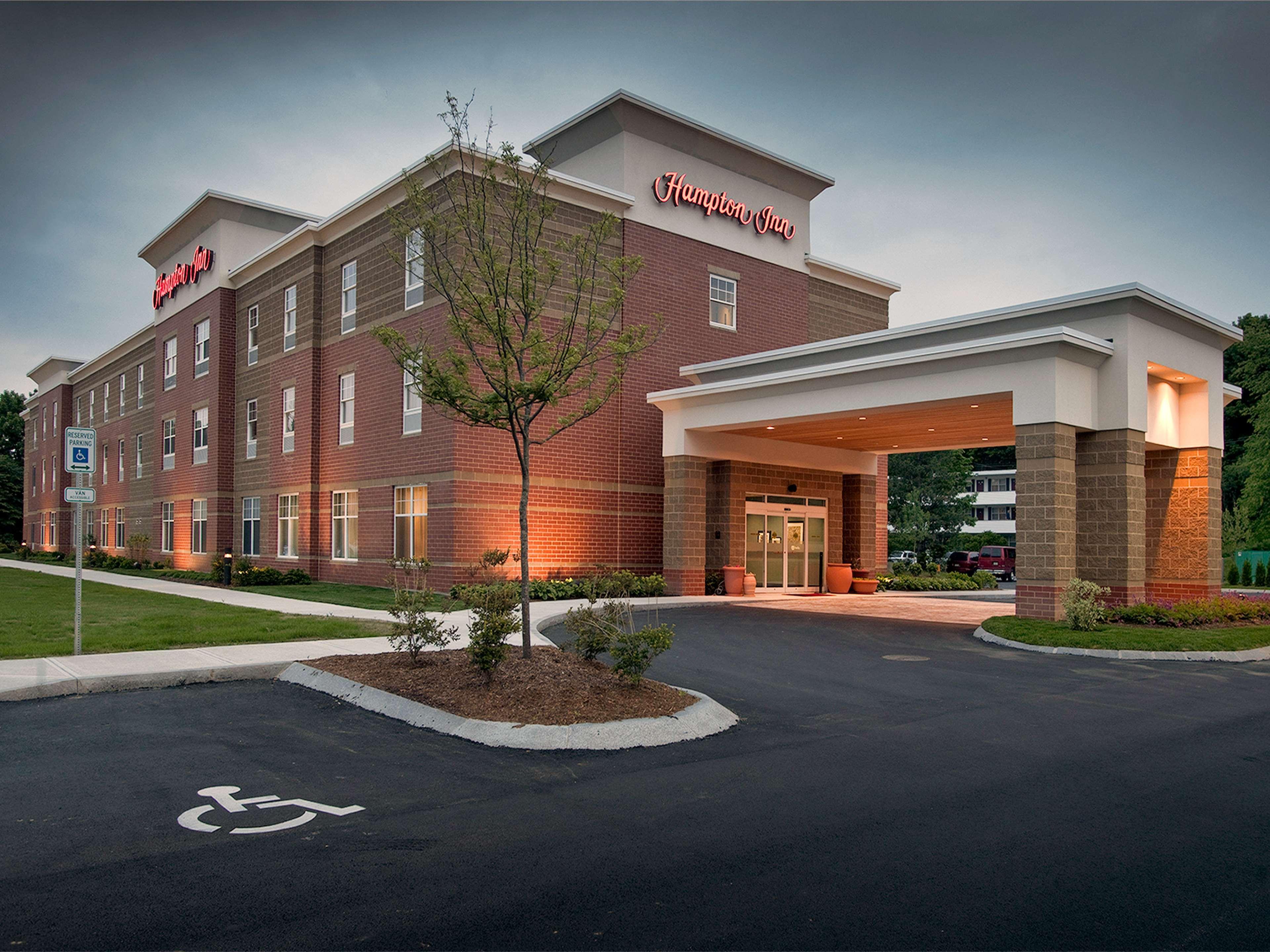 Hampton Inn Аугуста Екстериор снимка