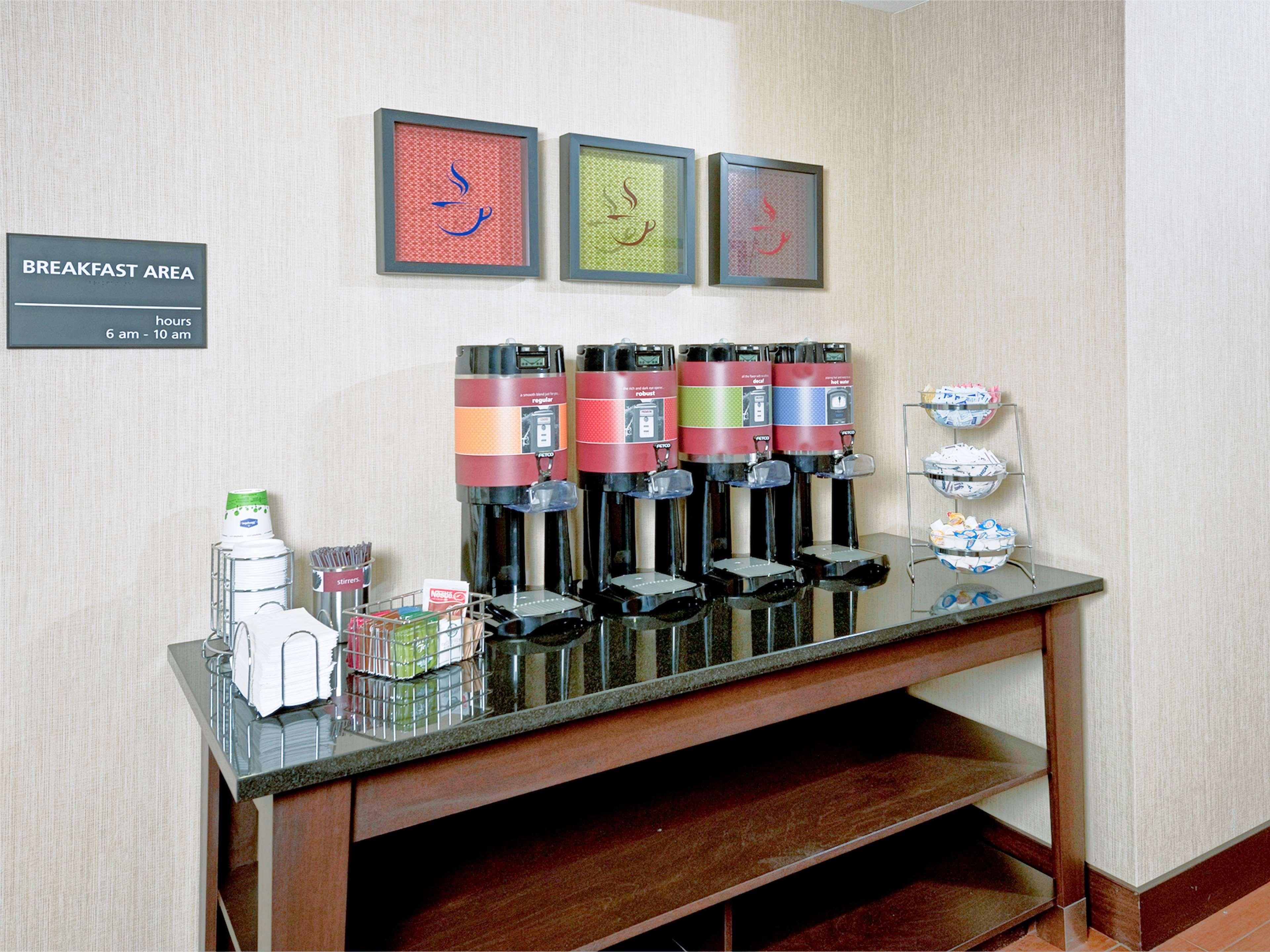 Hampton Inn Аугуста Екстериор снимка