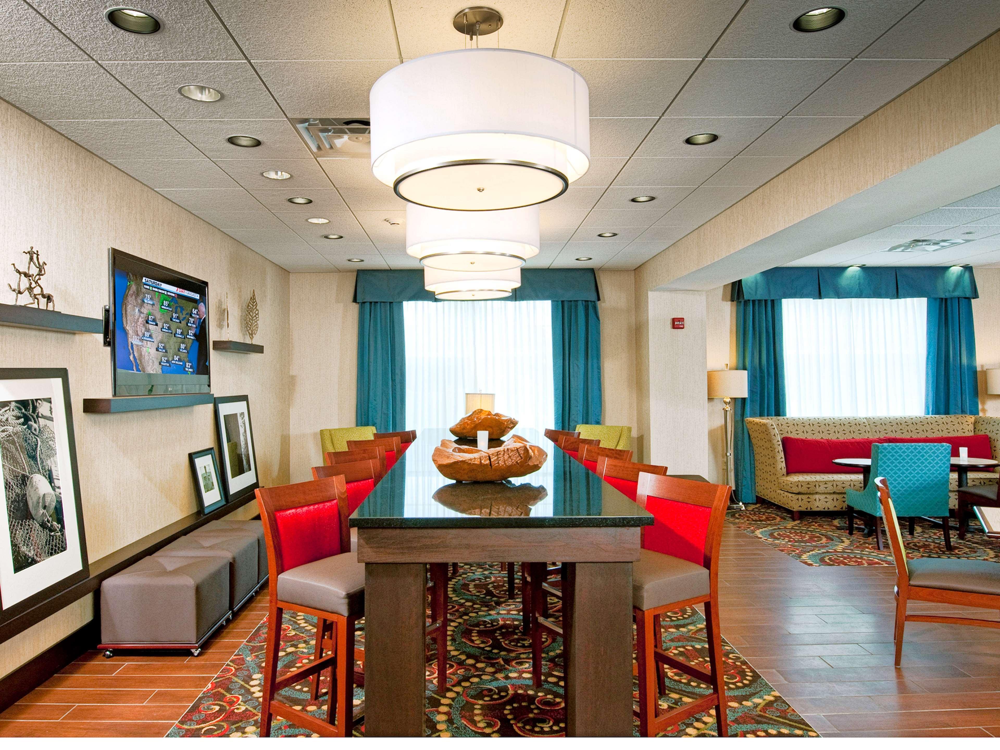 Hampton Inn Аугуста Екстериор снимка