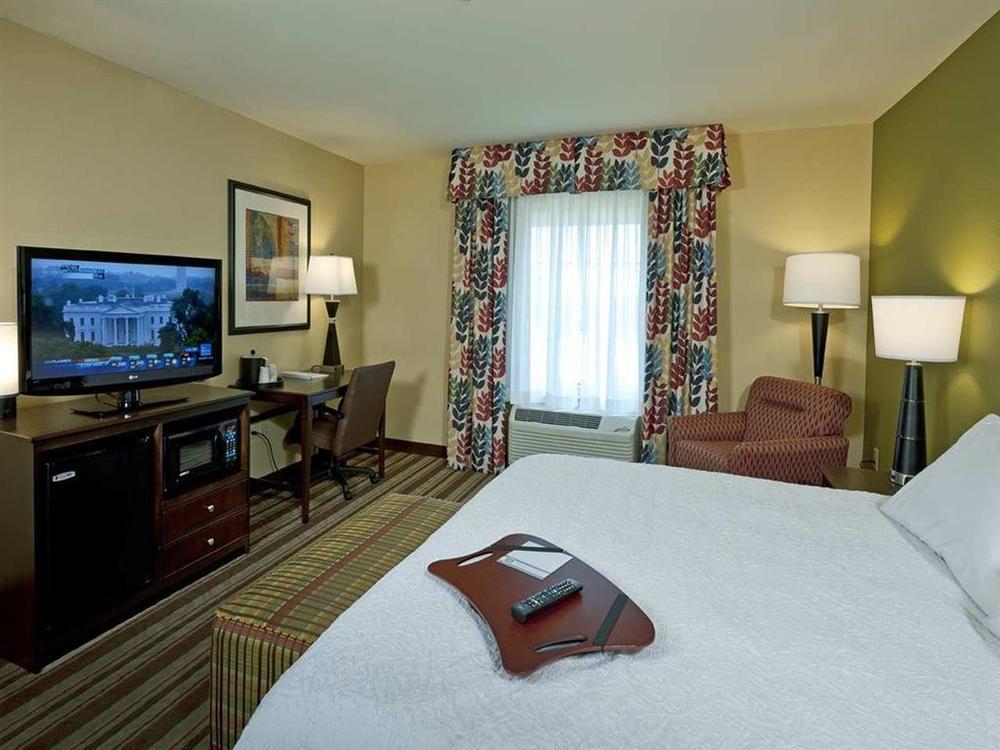 Hampton Inn Аугуста Стая снимка