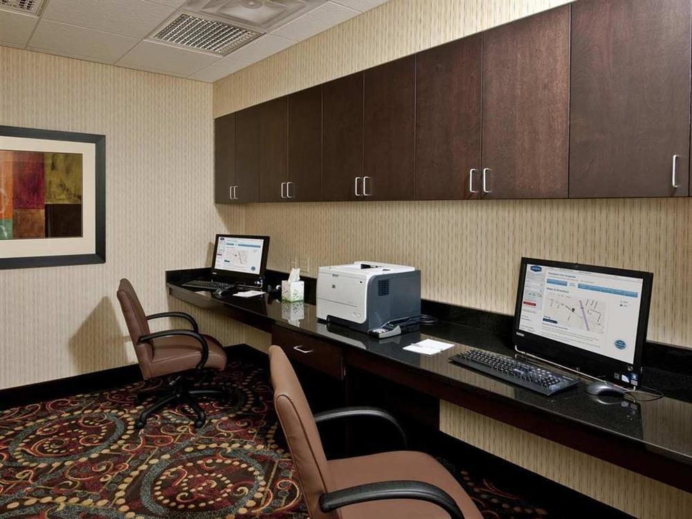 Hampton Inn Аугуста Съоръжения снимка