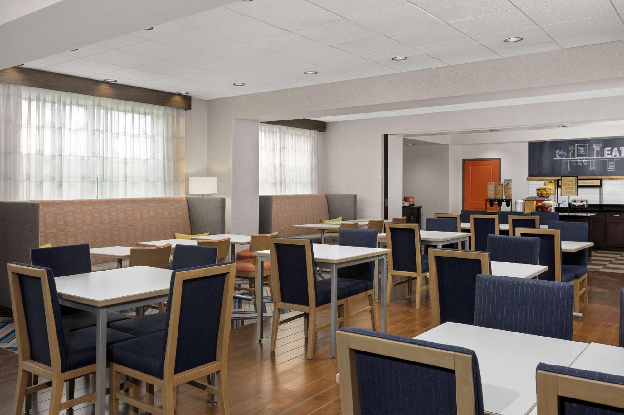 Hampton Inn Аугуста Екстериор снимка