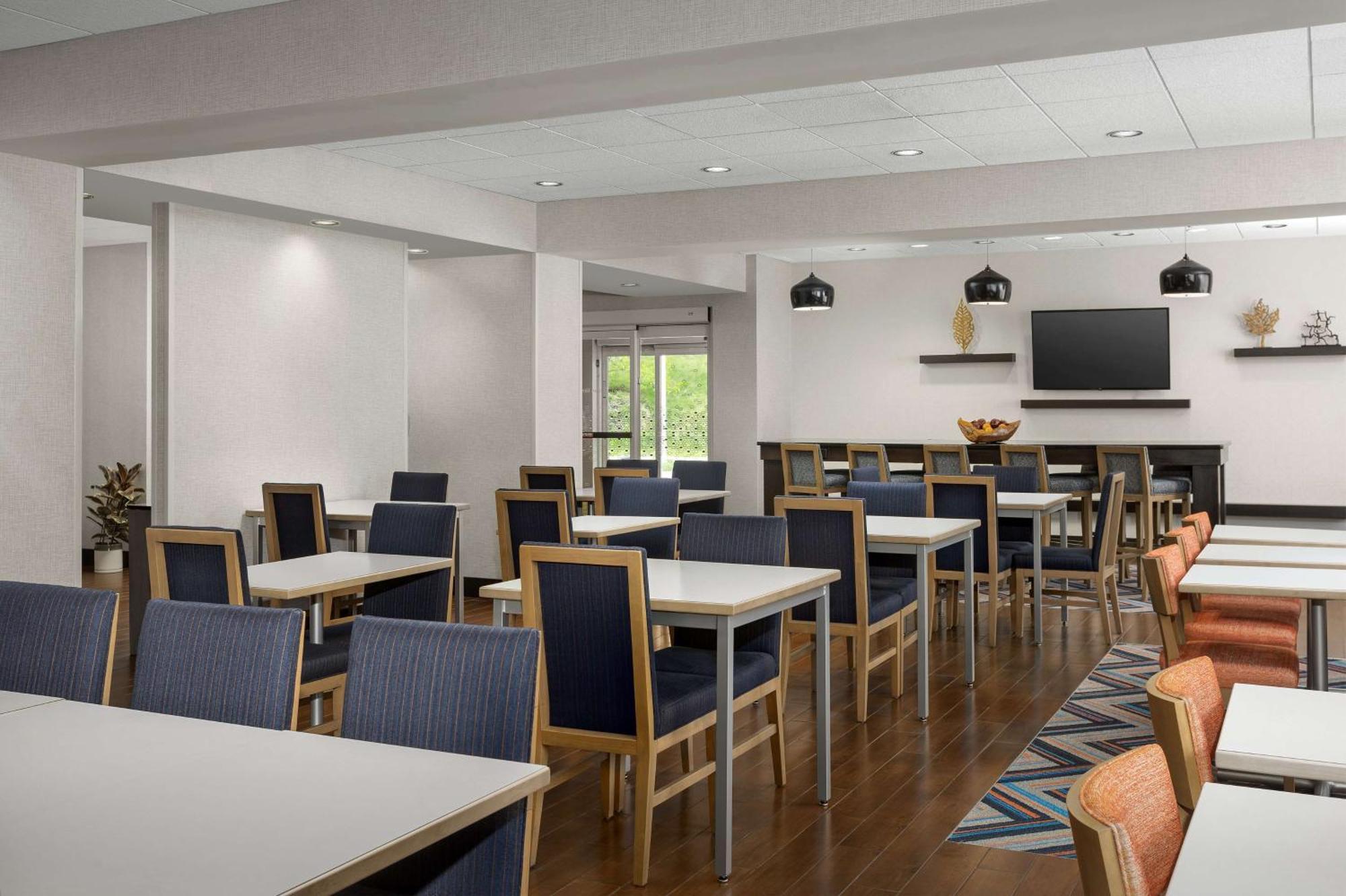 Hampton Inn Аугуста Екстериор снимка