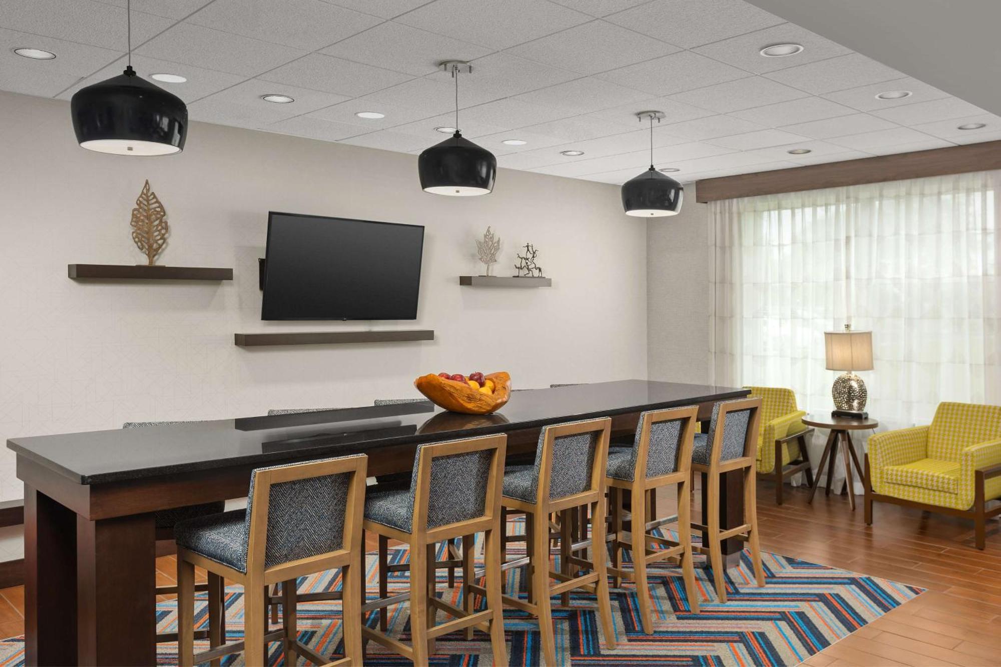Hampton Inn Аугуста Екстериор снимка